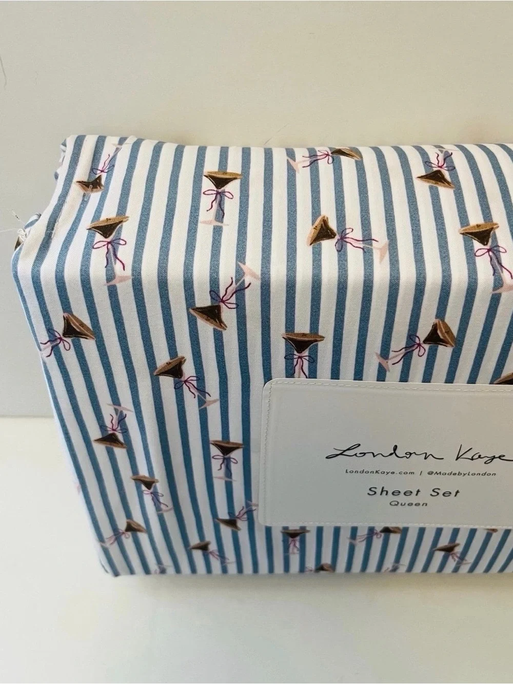 London Kaye Queen Size Sheet Set Mini Stripe Cafe Espresso Martini Glasses Bows